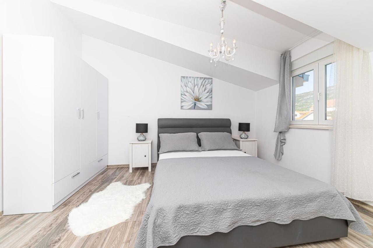 Perla Castellana Appartement Kaštela Buitenkant foto