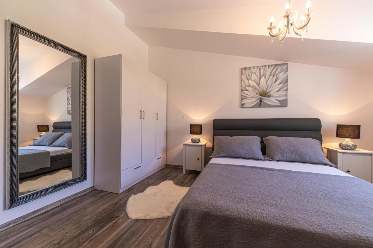 Perla Castellana Appartement Kaštela Buitenkant foto