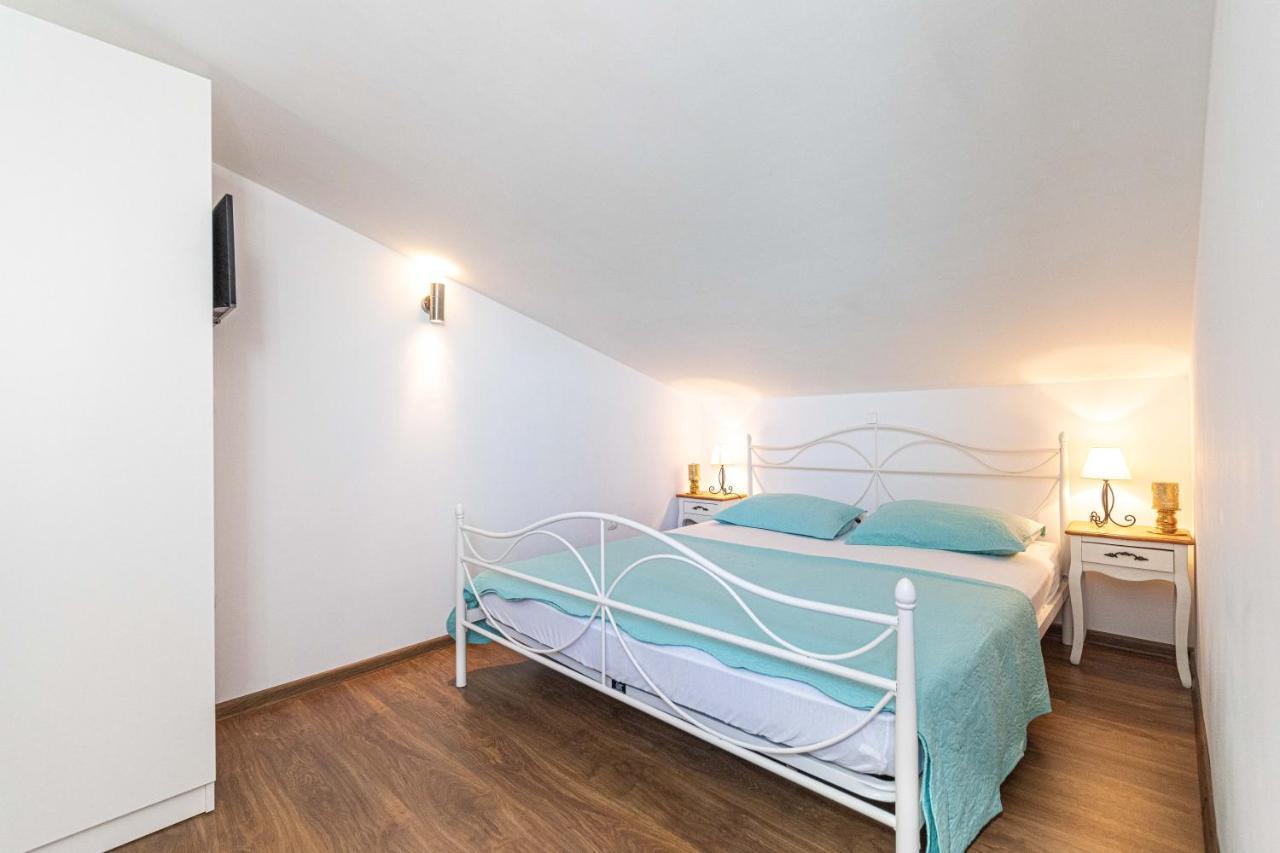 Perla Castellana Appartement Kaštela Buitenkant foto